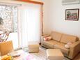 Palit, Sala de estar in the apartment, air condition available y WiFi.