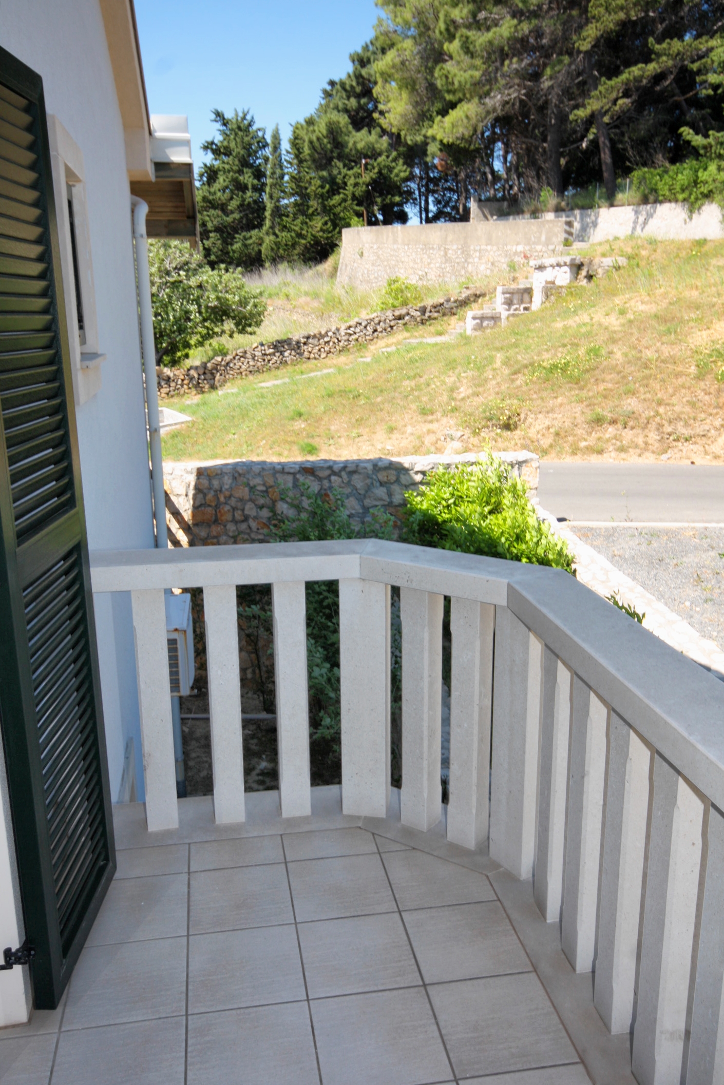Two bedroom apartment with terrace and sea view Palit, Rab  A-c