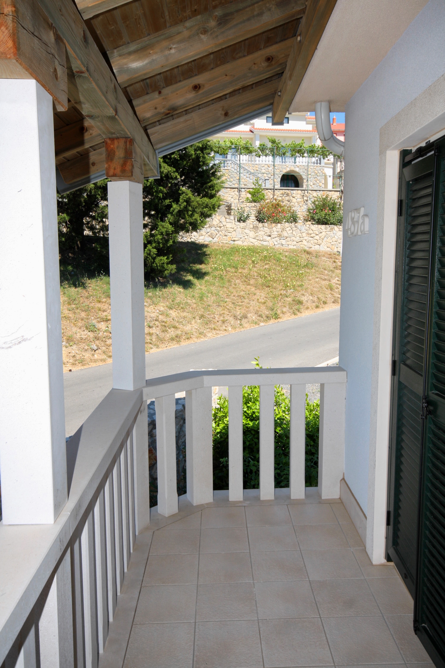 Two bedroom apartment with terrace and sea view Palit, Rab  A-c