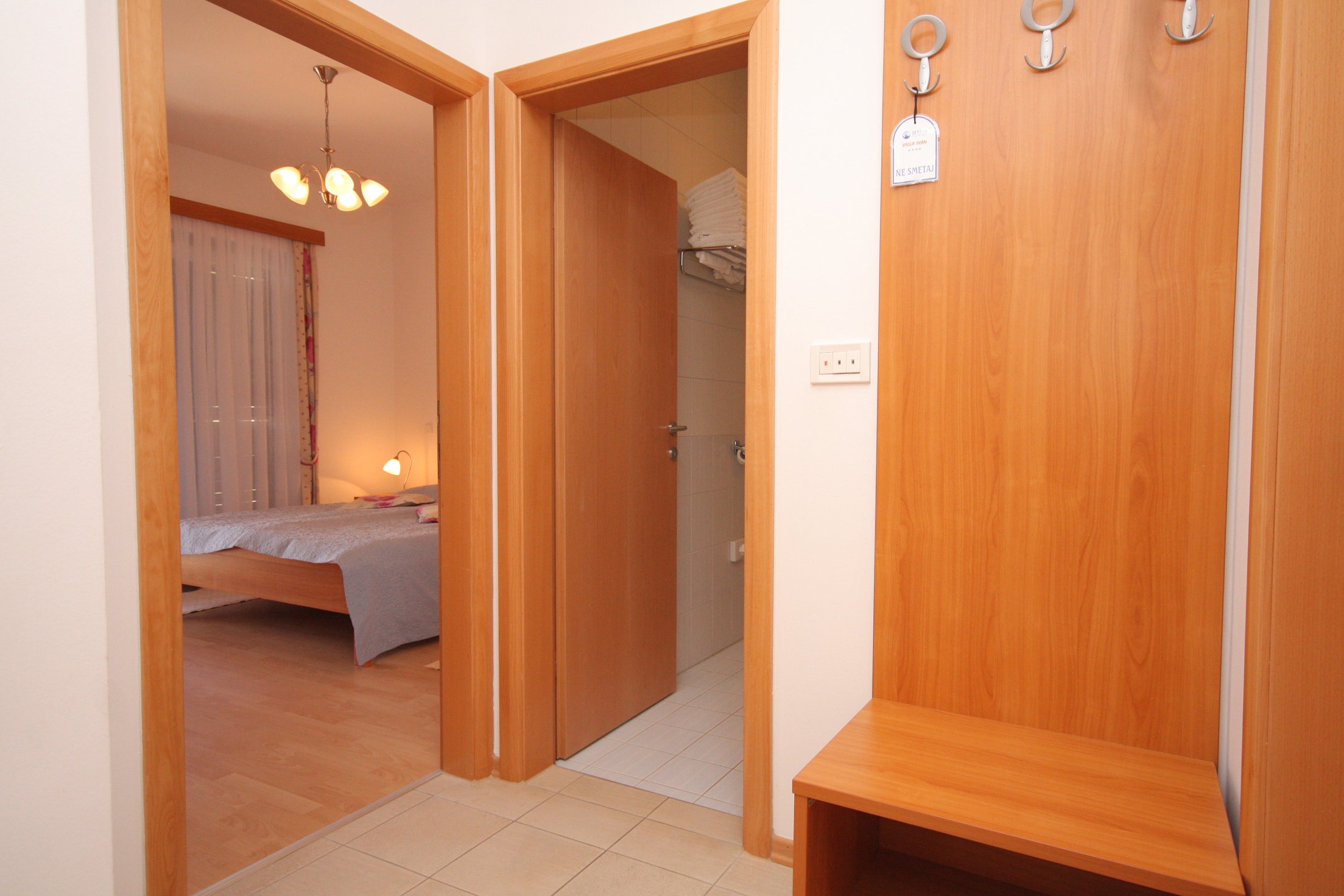 Two bedroom apartment with terrace and sea view Palit, Rab  A-c