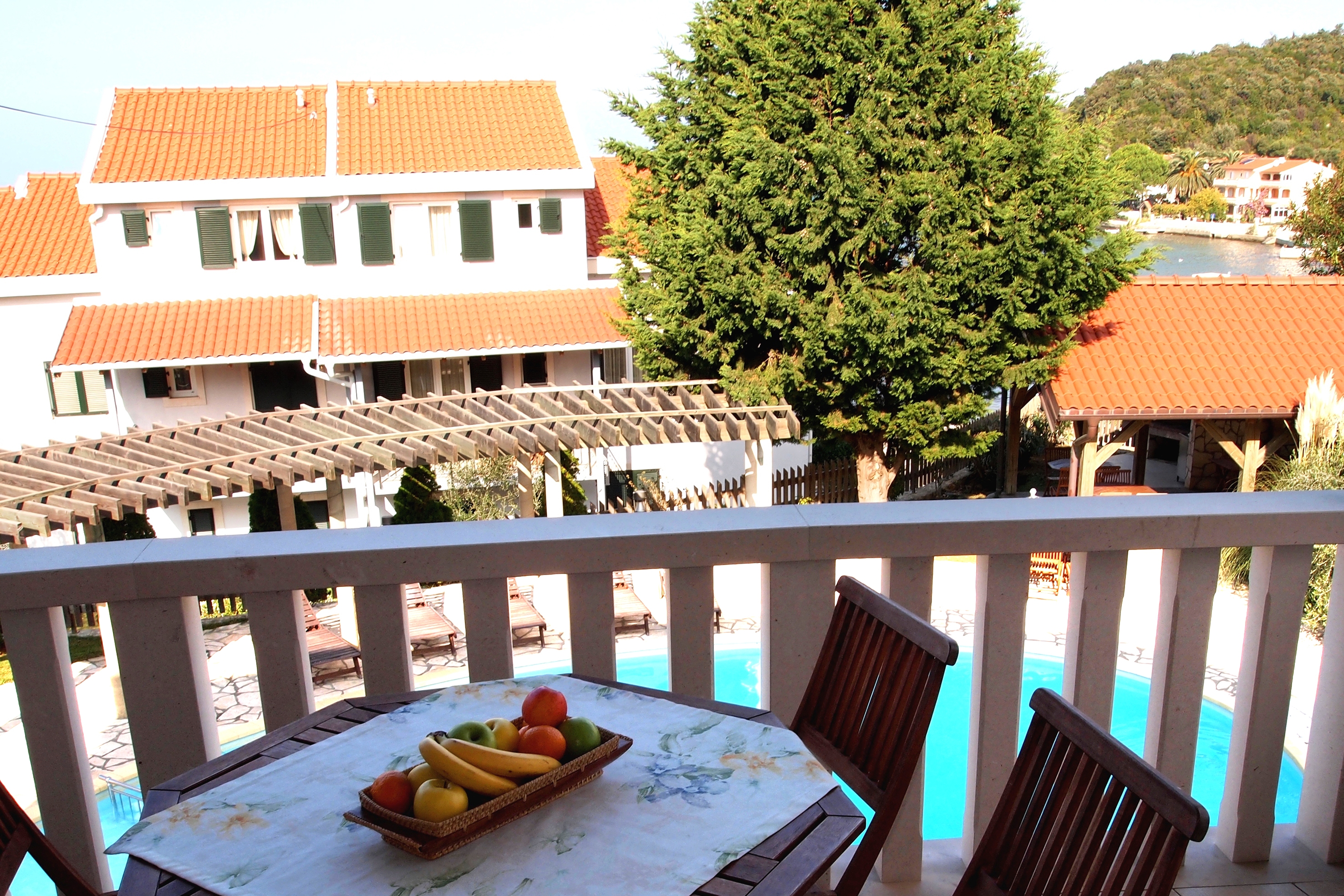 One bedroom apartment with terrace and sea view Kampor, Rab  A-d