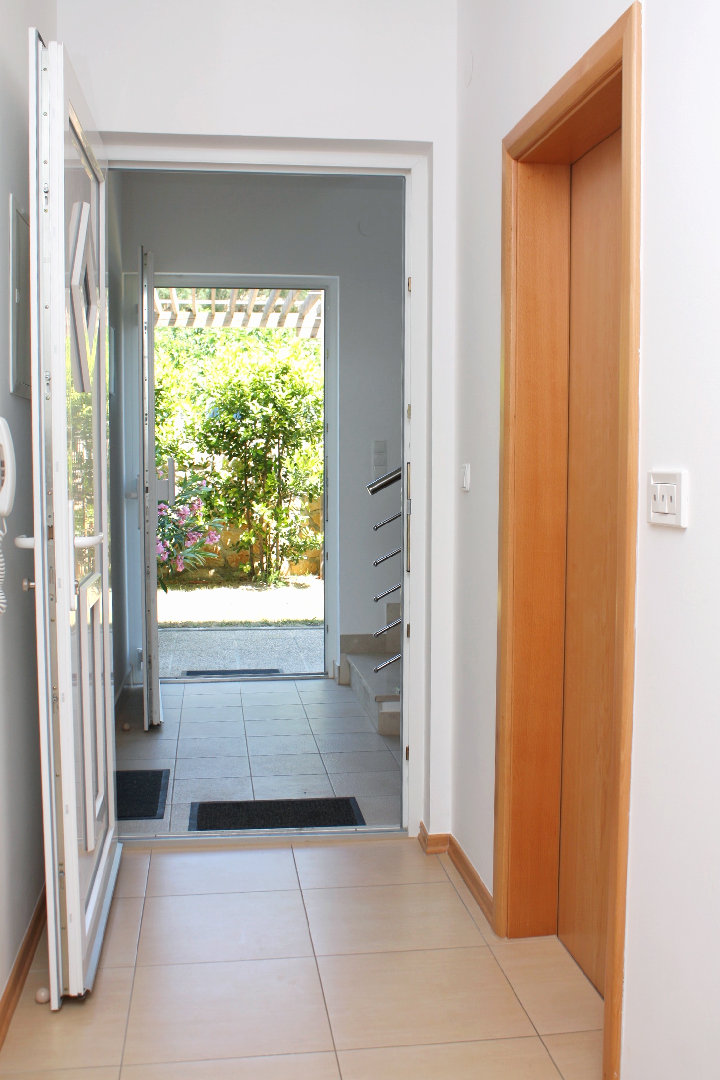 One bedroom apartment with terrace Banjol, Rab  A-a