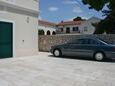 Parking lot Tisno, Murter, Parking lot 3219 - Rooms near sea with pebble beach.