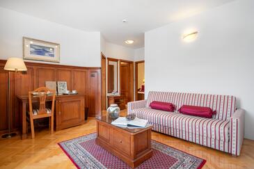 Living room Tisno, Living room in the room, dostupna klima i WIFI.