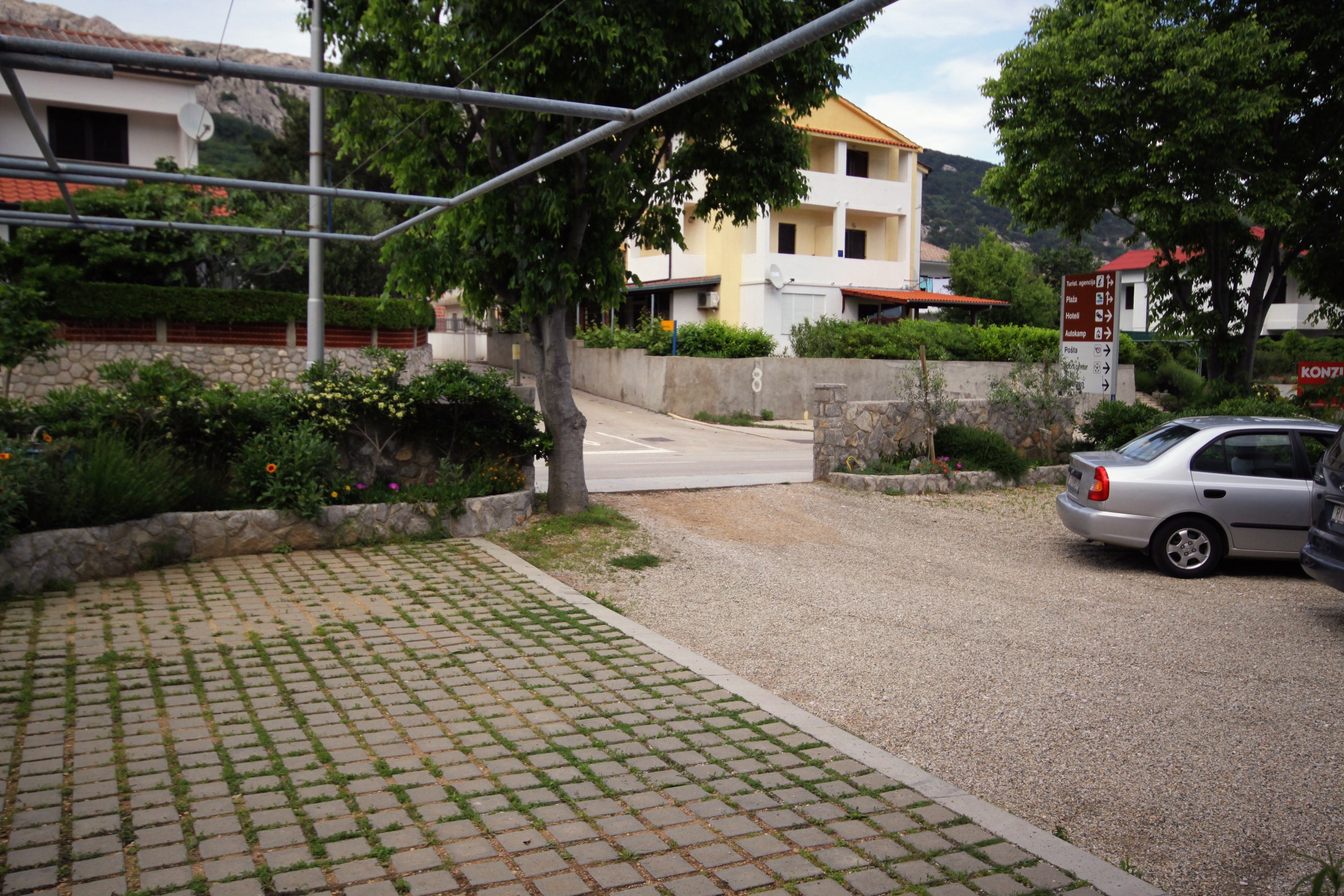 One bedroom apartment with terrace Baška, Krk  A-b