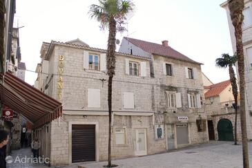 Property Trogir, Trogir, Property 3227 - Rooms near sea with pebble beach.