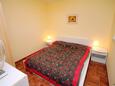 Jadranovo, Спальня в размещении типа apartment, WiFi.