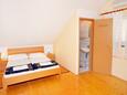 Jadranovo, Bedroom 2 in the apartment, air condition available and WiFi.