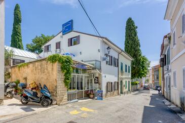 Selce, Crikvenica, Propiedad 3240 - Apartamentos by the sea.