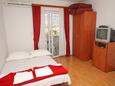 Vinjerac, Sala de estar in the apartment, air condition available, (pet friendly) y WiFi.