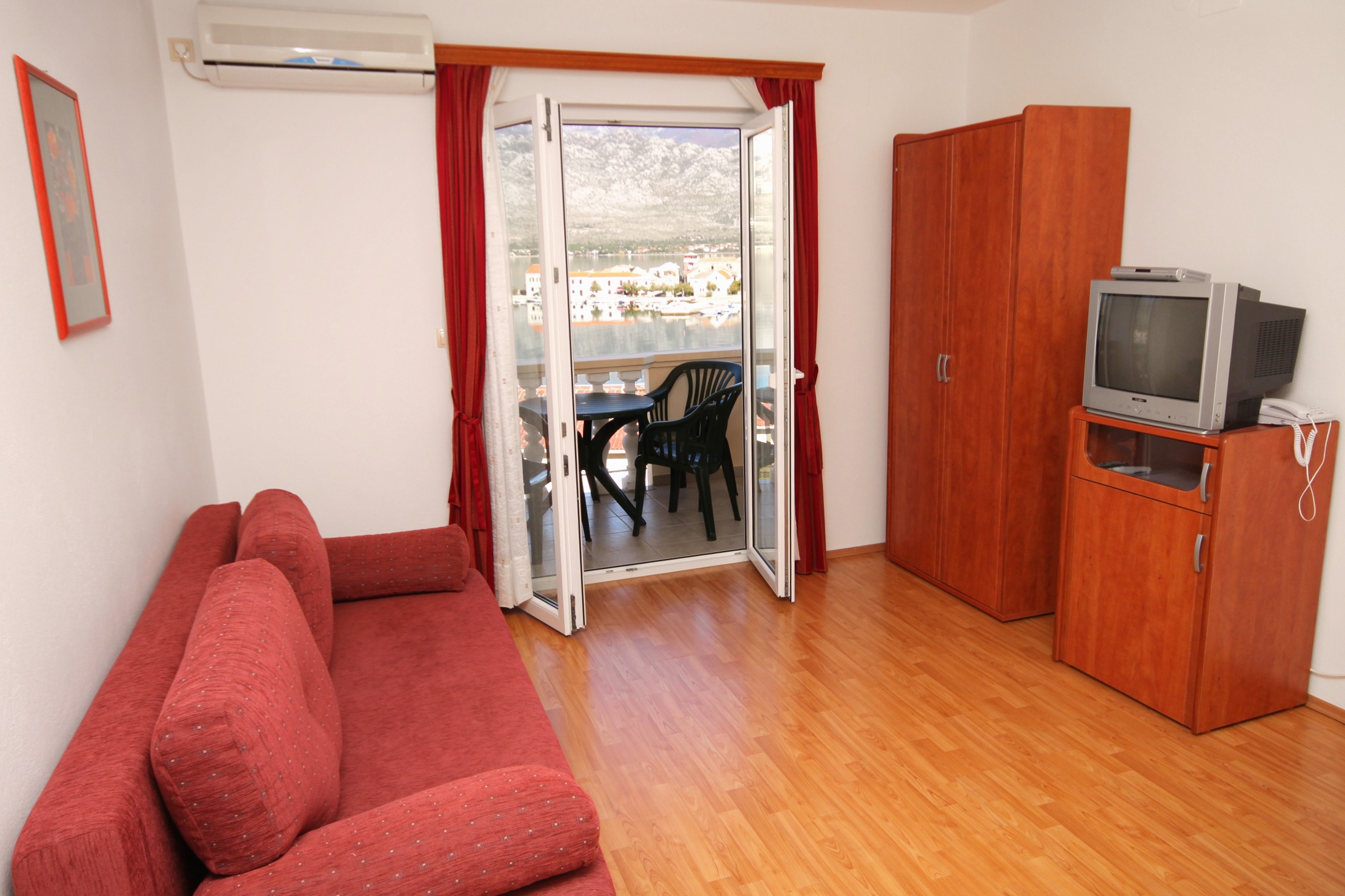 One bedroom apartment with terrace and sea view Vinjerac, Zadar (A-3248-d) One bedroom apartment with terrace and sea view Vinjerac, Zadar (A-3248-d)