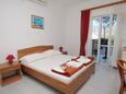 Ložnice Vinjerac, Ložnice v ubytování typu studio-apartment, s klimatizací, domácí mazlíčci povoleni a WiFi.