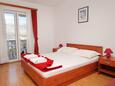 Ložnice Vinjerac, Ložnice v ubytování typu studio-apartment, domácí mazlíčci povoleni a WiFi.