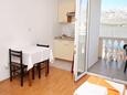 Vinjerac, Comedor in the studio-apartment, (pet friendly) y WiFi.