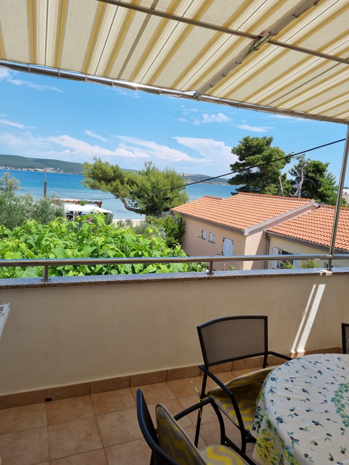 Two bedroom apartment near beach Neviđane, Pašman  A-a
