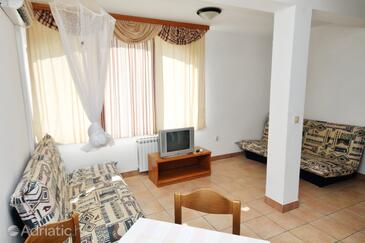Living room Rtina - Miletići, Living room in the apartment, dostupna klima i WIFI.