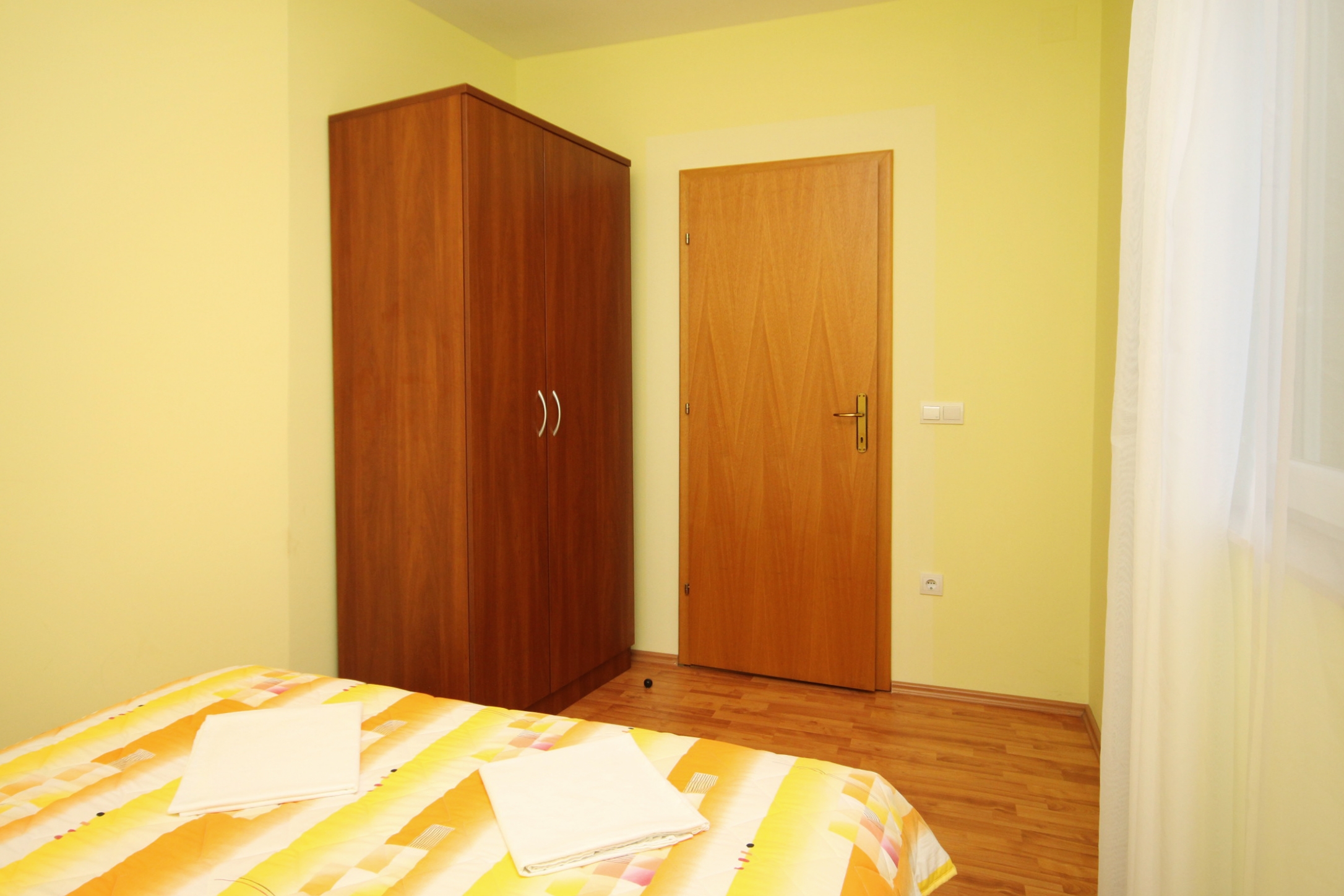 Two bedroom apartment near beach Rogoznica  A-a