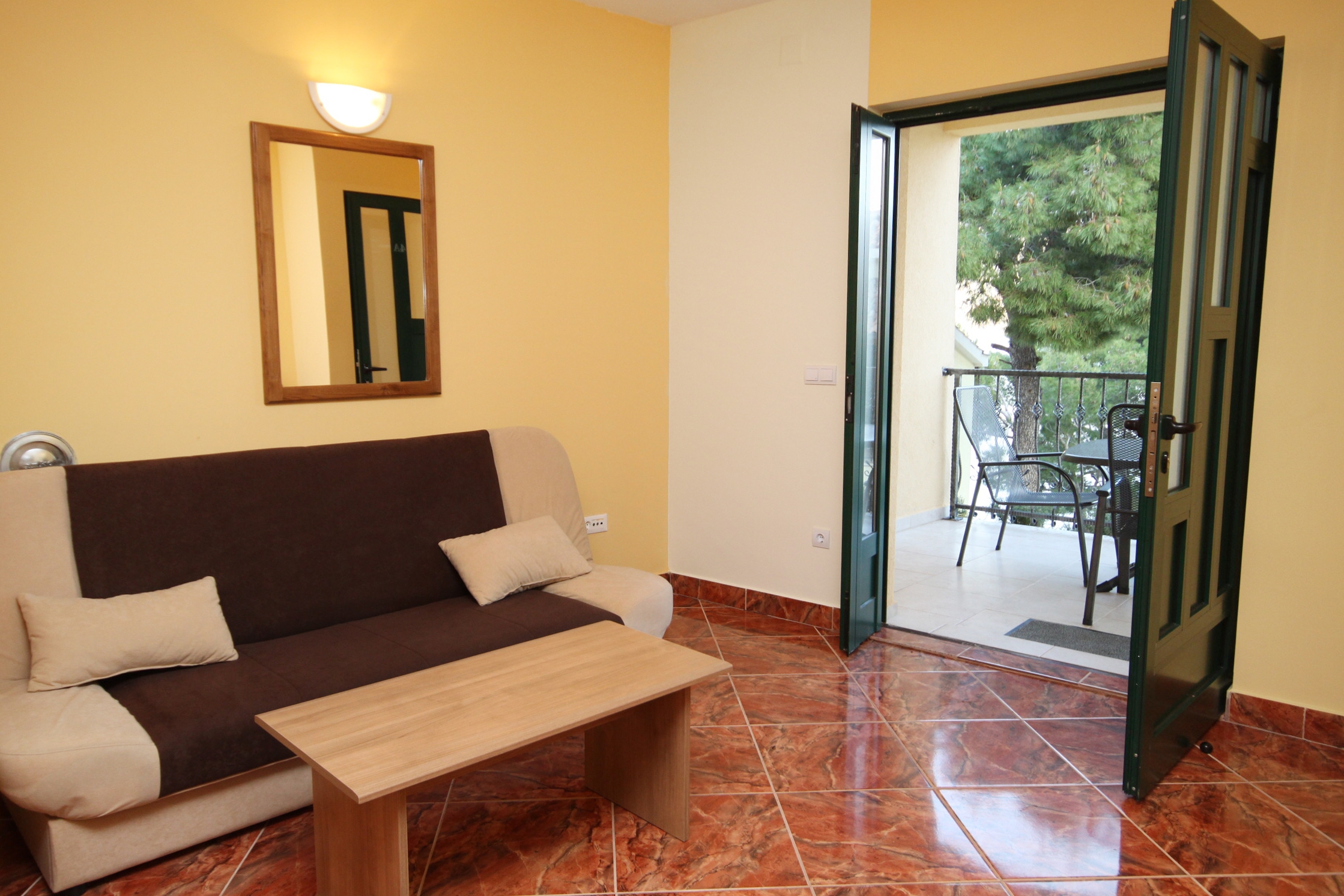 Two bedroom apartment near beach Rogoznica (A-3262-a)