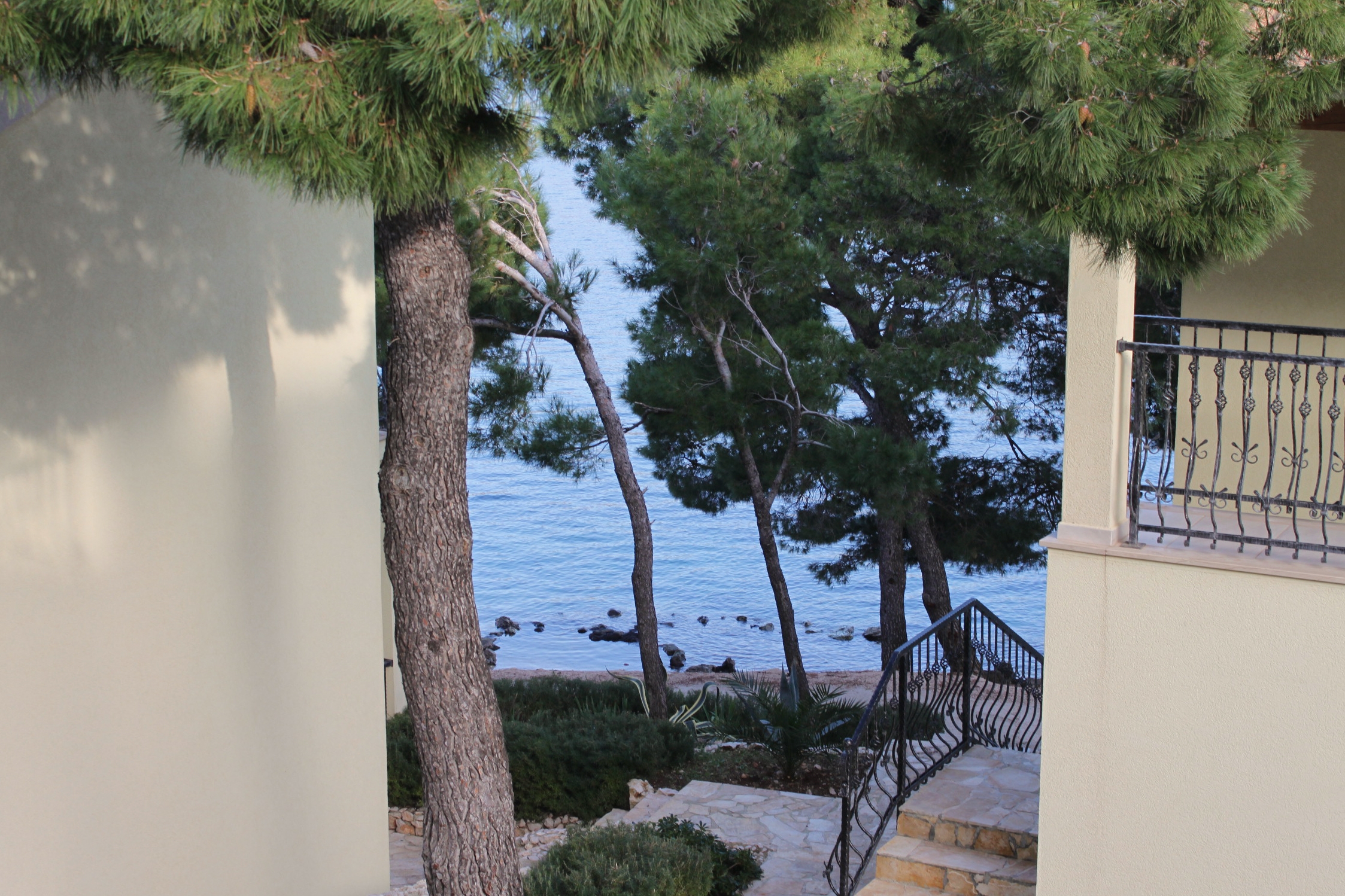 Two bedroom apartment near beach Rogoznica  A-a
