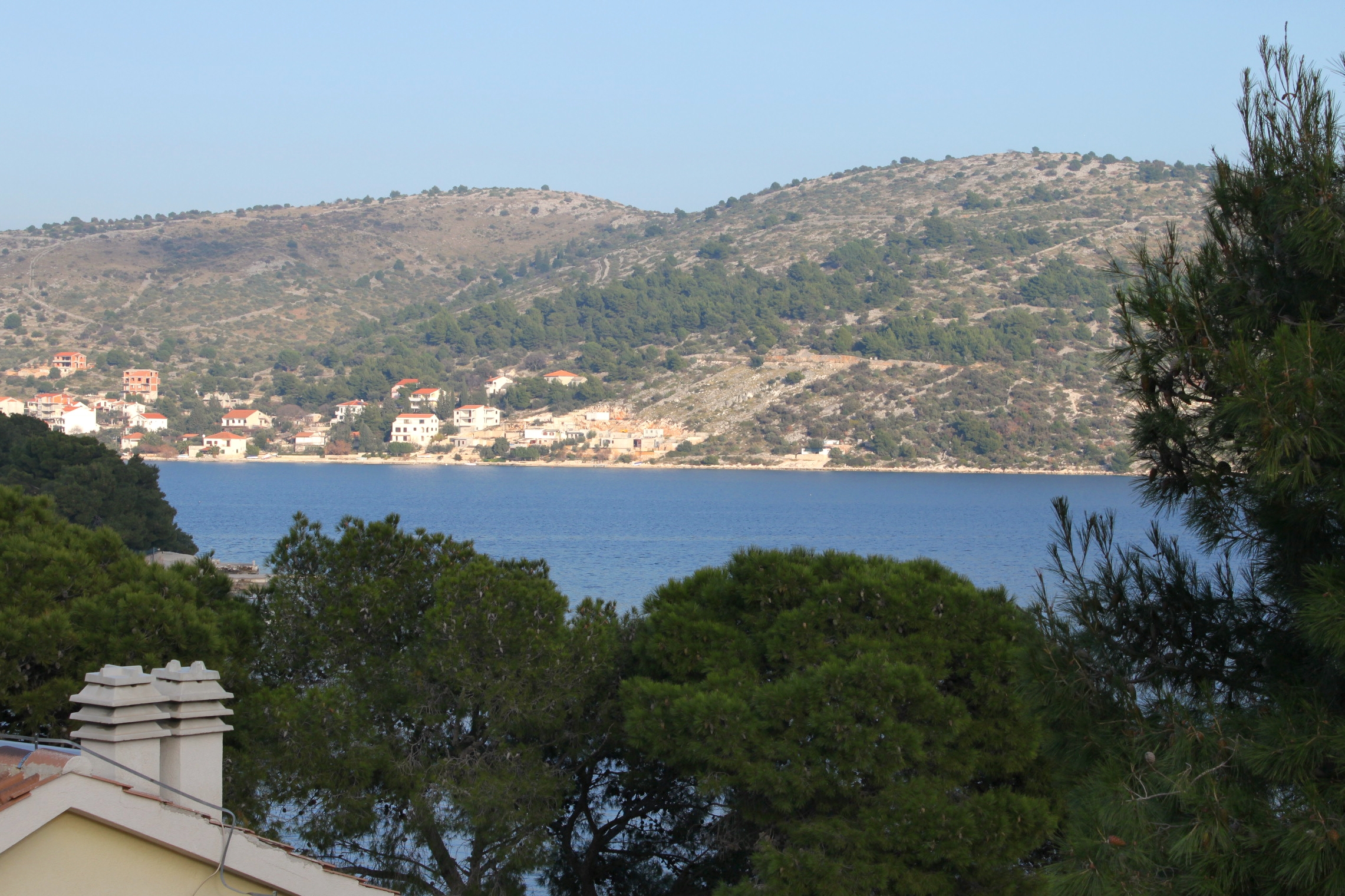 Two bedroom apartment near beach Rogoznica  A-c
