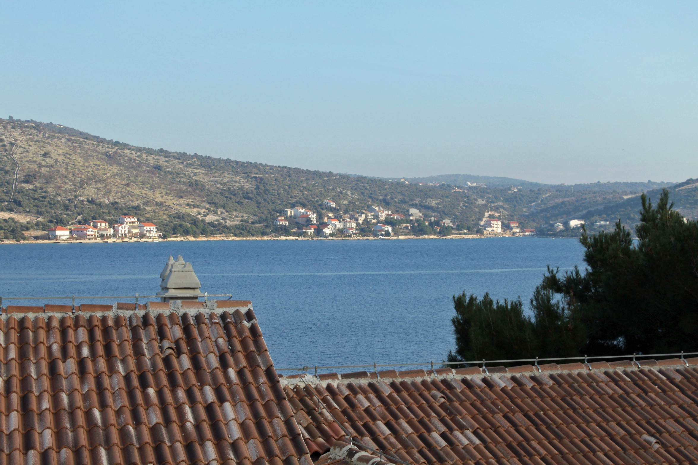 One bedroom apartment near beach Rogoznica  A-d