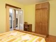 Rogoznica, Ložnice 1 v ubytování typu apartment, domácí mazlíčci povoleni a WiFi.