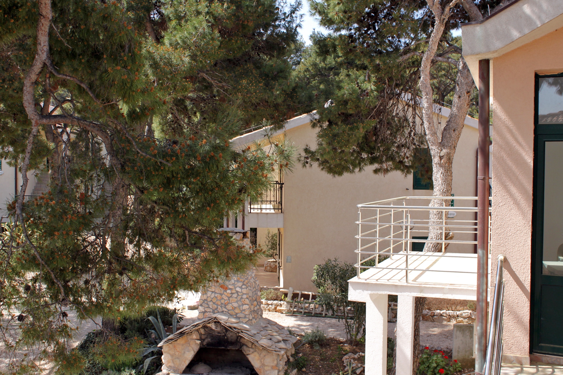 Two bedroom apartment with terrace and sea view Rogoznica  A-a