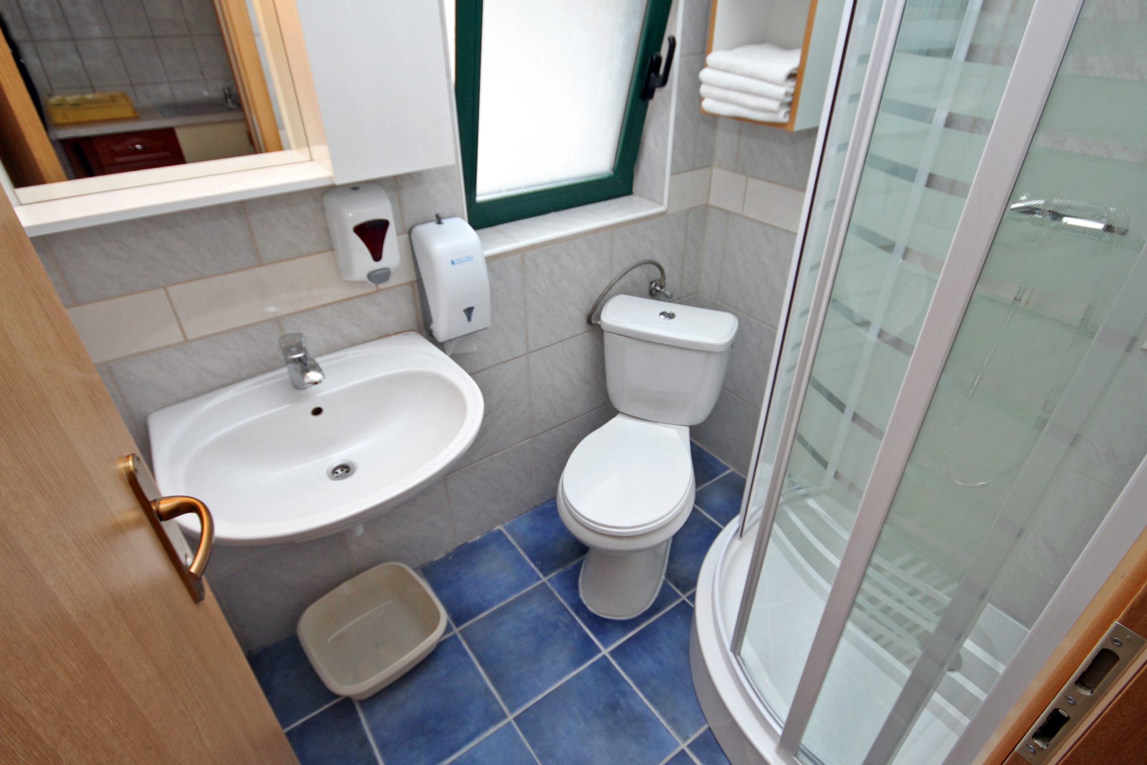 Two bedroom apartment with terrace and sea view Rogoznica  A-c
