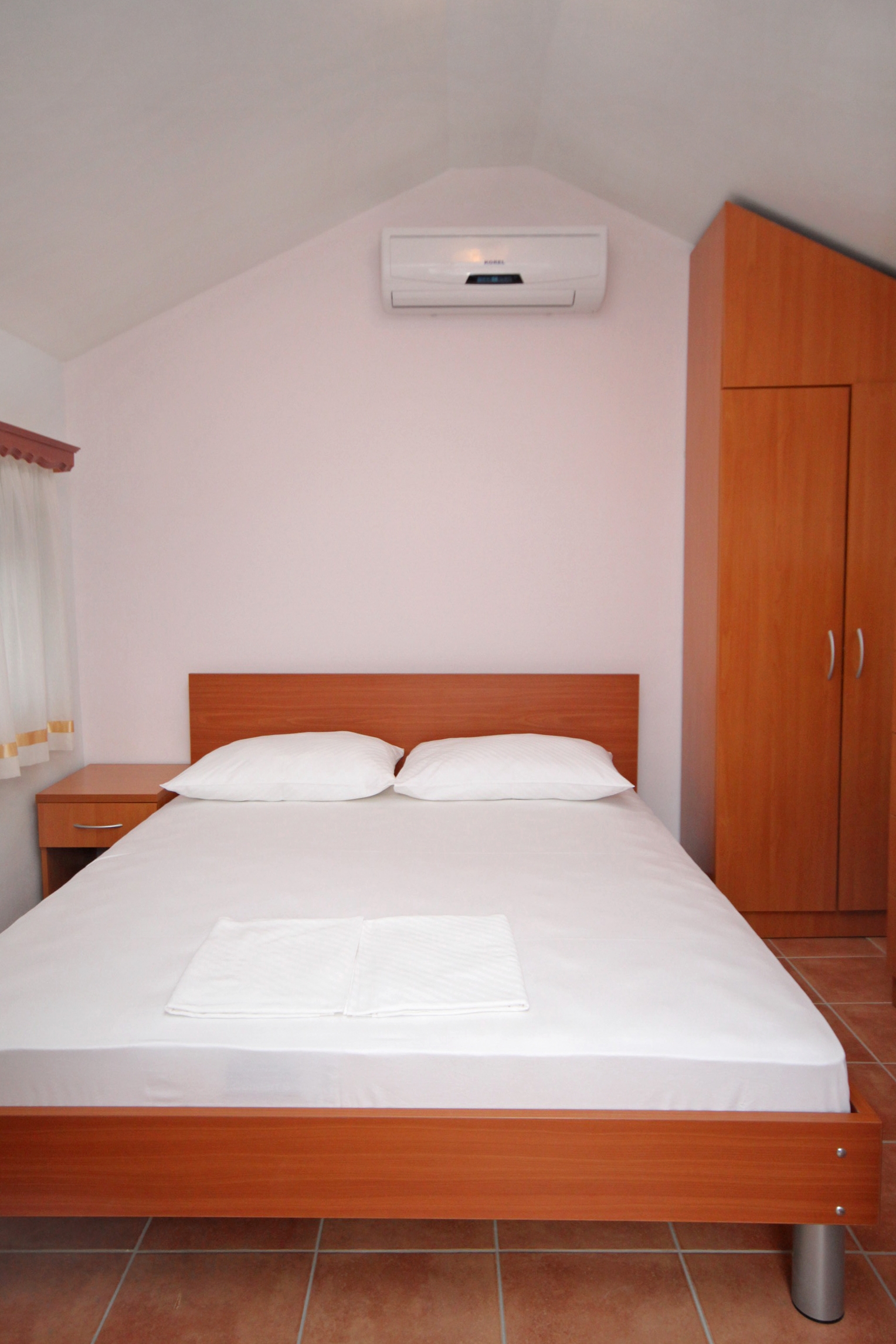 Room with air-conditioning Rogoznica (S-3266-a)