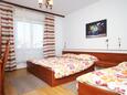 Спальня 2 Sukošan, Спальня 2 в размещении типа apartment, WiFi.