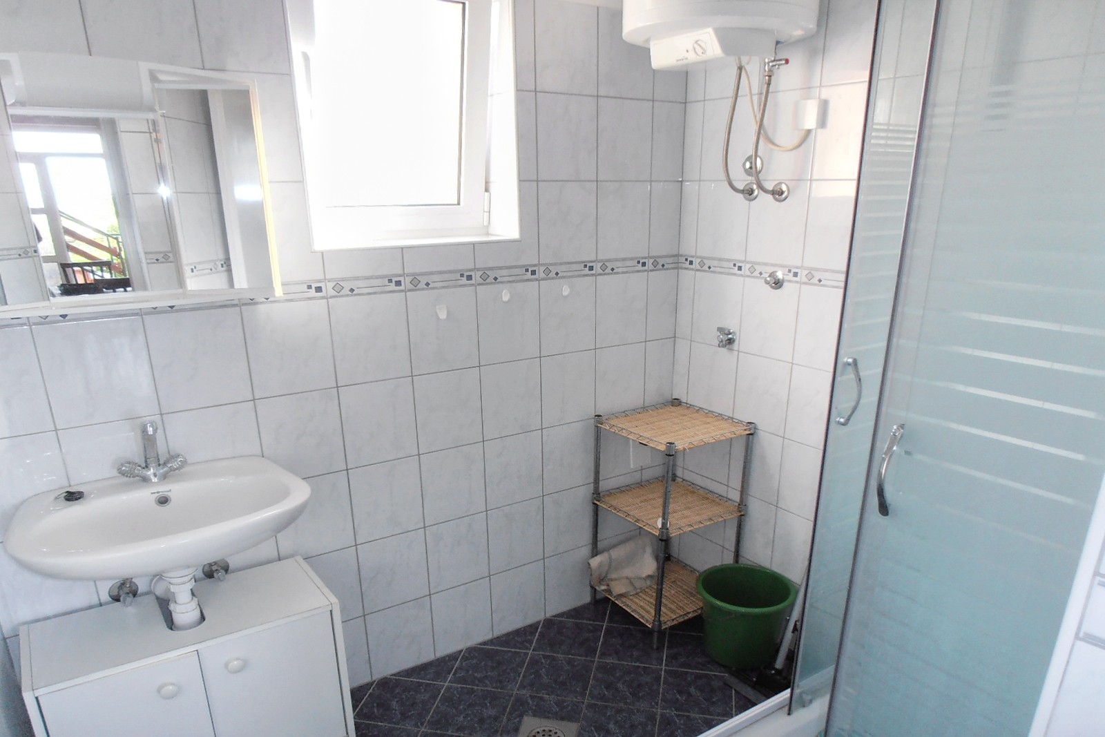 Three bedroom apartment with terrace and sea view Sukošan, Zadar  A-b