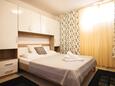 Ložnice 1 Petrčane, Ložnice 1 v ubytování typu apartment, domácí mazlíčci povoleni a WiFi.