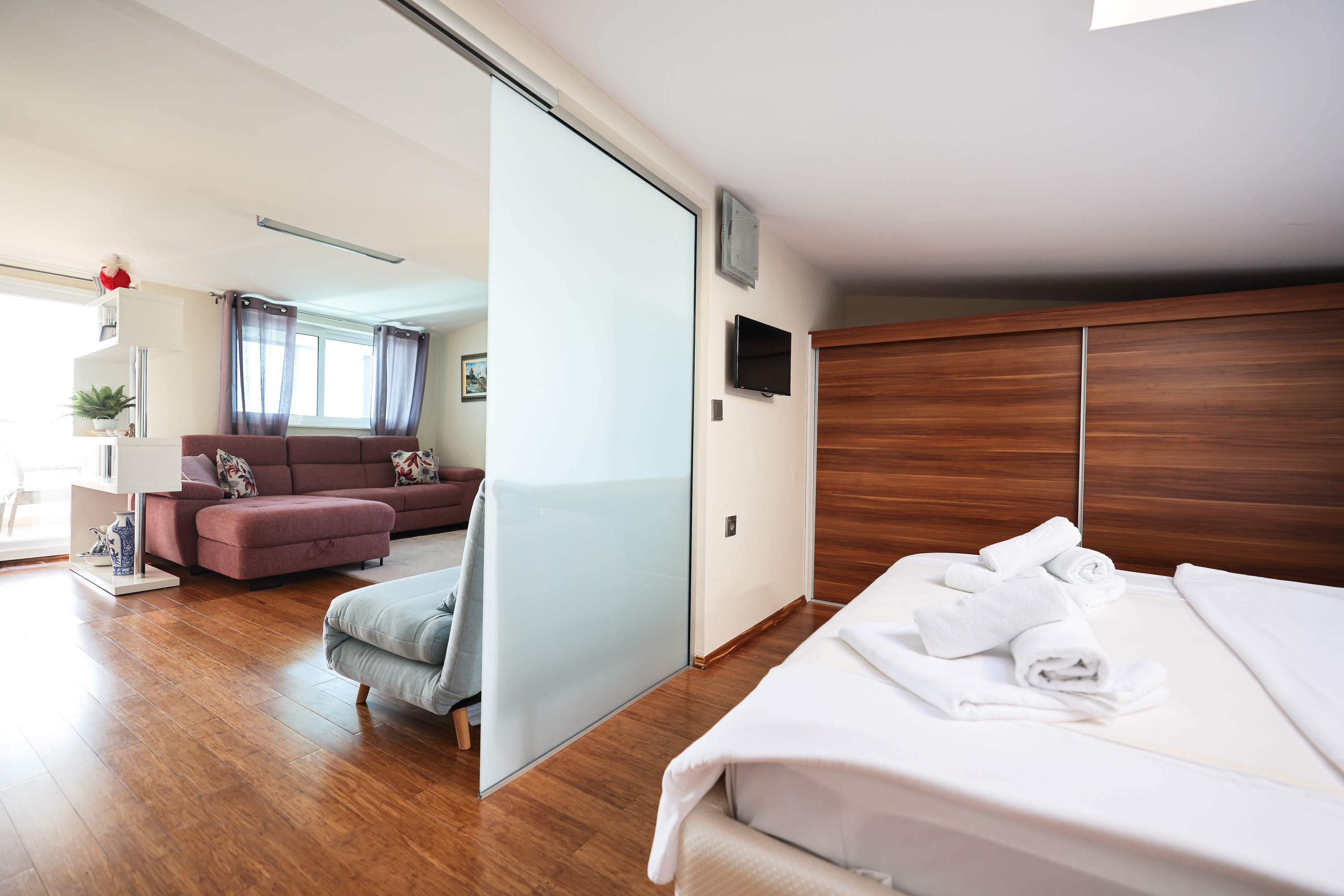 One bedroom apartment near beach Petrčane, Zadar  A-c