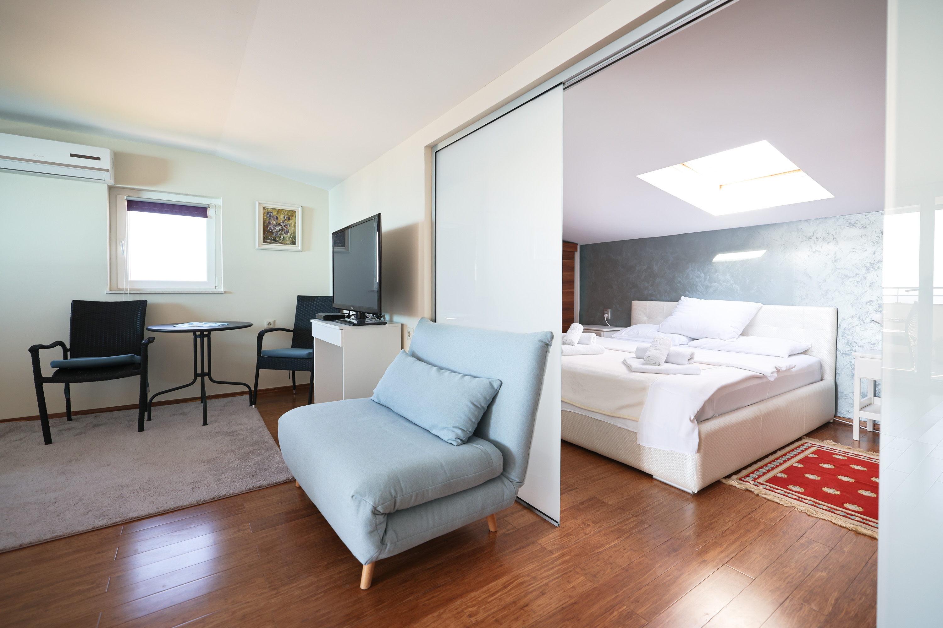 One bedroom apartment near beach Petrčane, Zadar  A-c