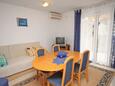 Dining room Petrčane, Dining room in the apartment, air condition available and WiFi.