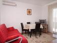 Dining room Petrčane, Dining room in the apartment, air condition available and WiFi.