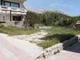 Parking lot Metajna, Pag, Parking lot 3304 - Apartments near sea with pebble beach.