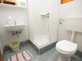 Badezimmer Metajna, Badezimmer in folgender Unterkunftsart room, Haustiere erlaubt und WiFi.