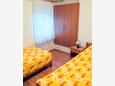 Спальня 2 Novalja, Спальня 2 в размещении типа apartment, Домашние животные допускаются и WiFi.