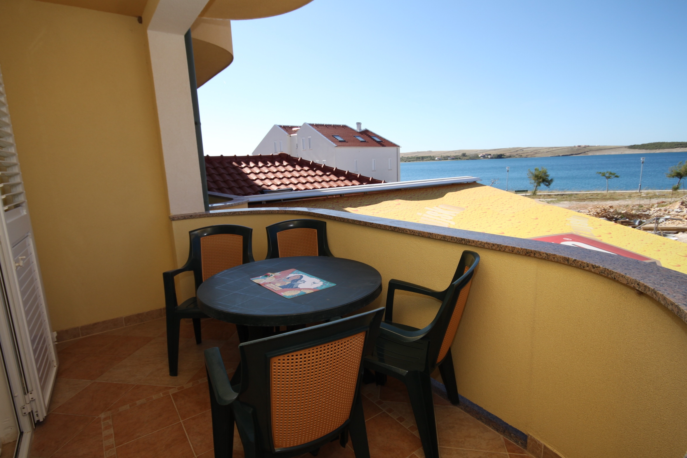 One bedroom apartment with terrace and sea view Povljana, Pag (A-3316-a) One bedroom apartment with terrace and sea view Povljana, Pag (A-3316-a)