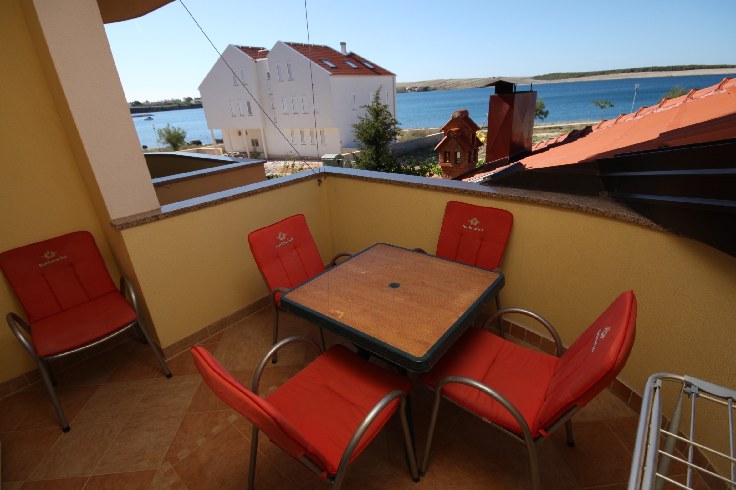 One bedroom apartment with terrace and sea view Povljana, Pag (A-3316-b)