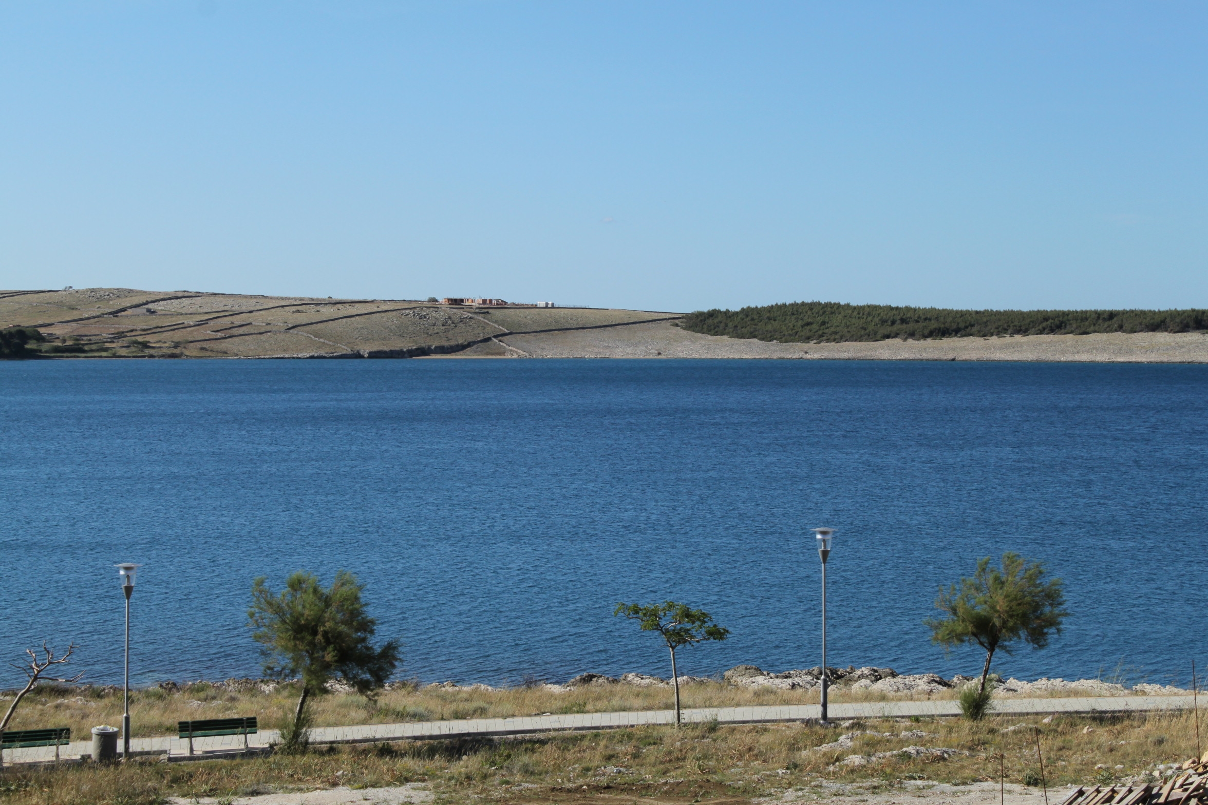 One bedroom apartment with terrace and sea view Povljana, Pag  A-c