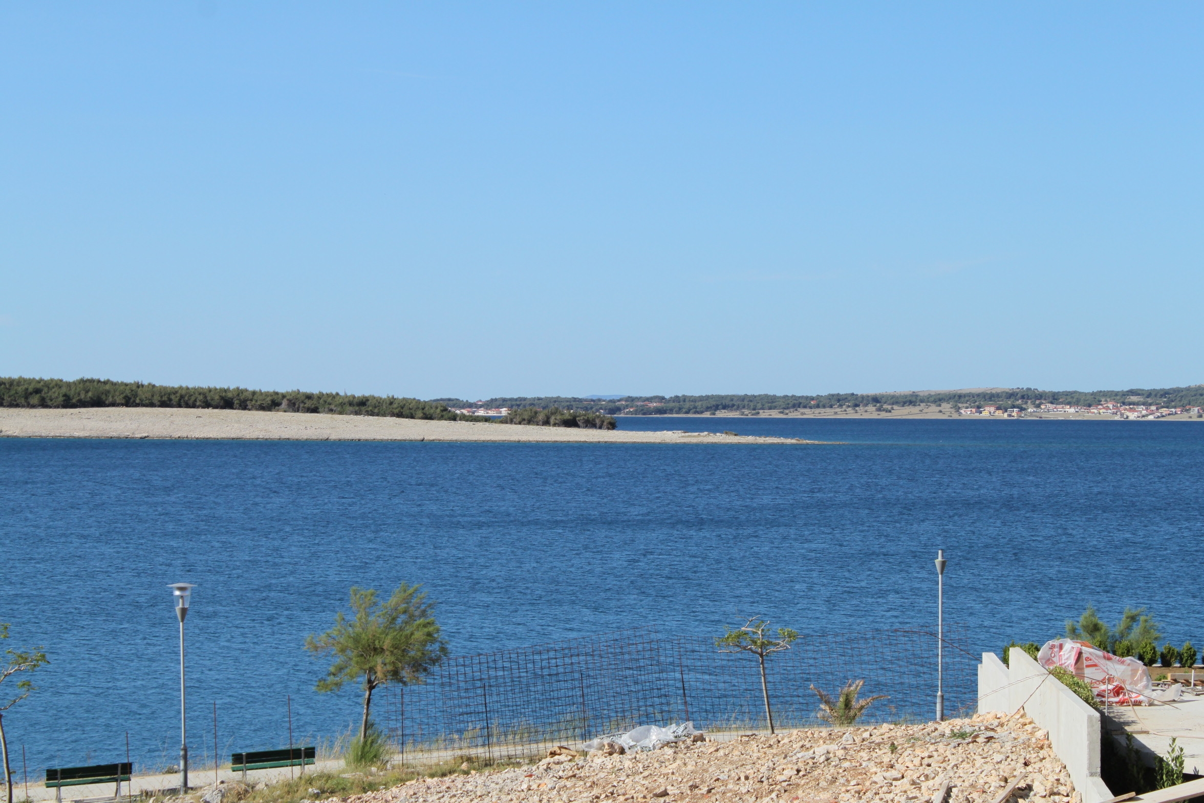 One bedroom apartment with terrace and sea view Povljana, Pag  A-c