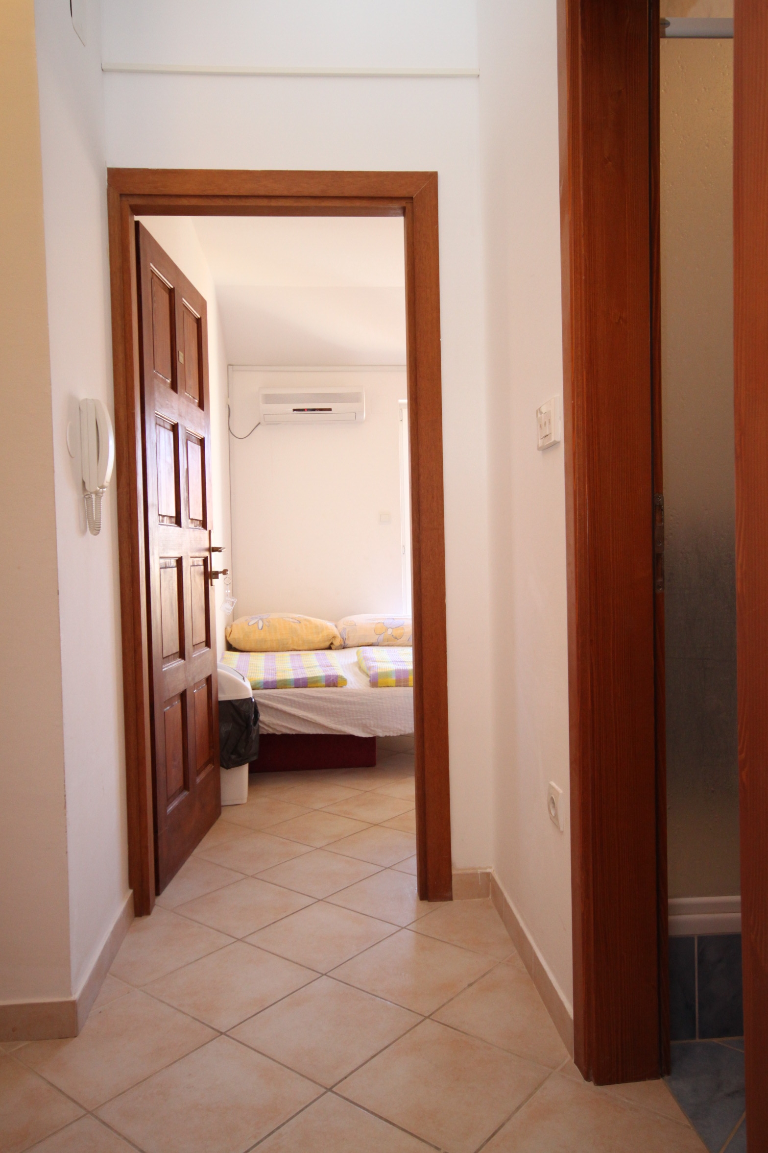 One bedroom apartment with terrace and sea view Povljana, Pag  A-e