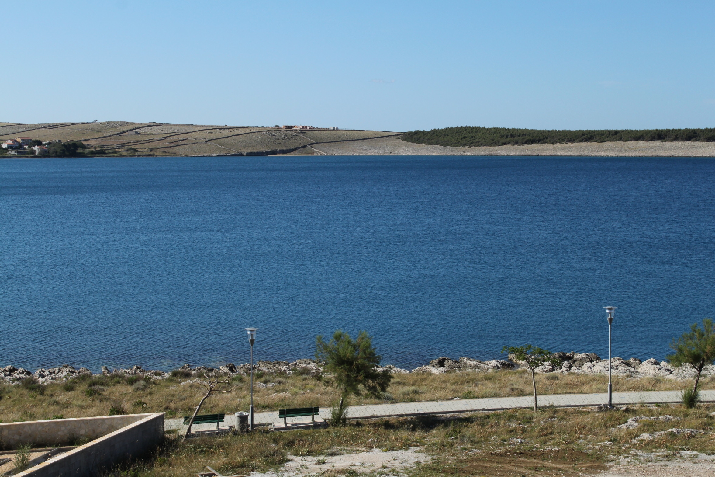 Two bedroom apartment with terrace and sea view Povljana, Pag  A-f