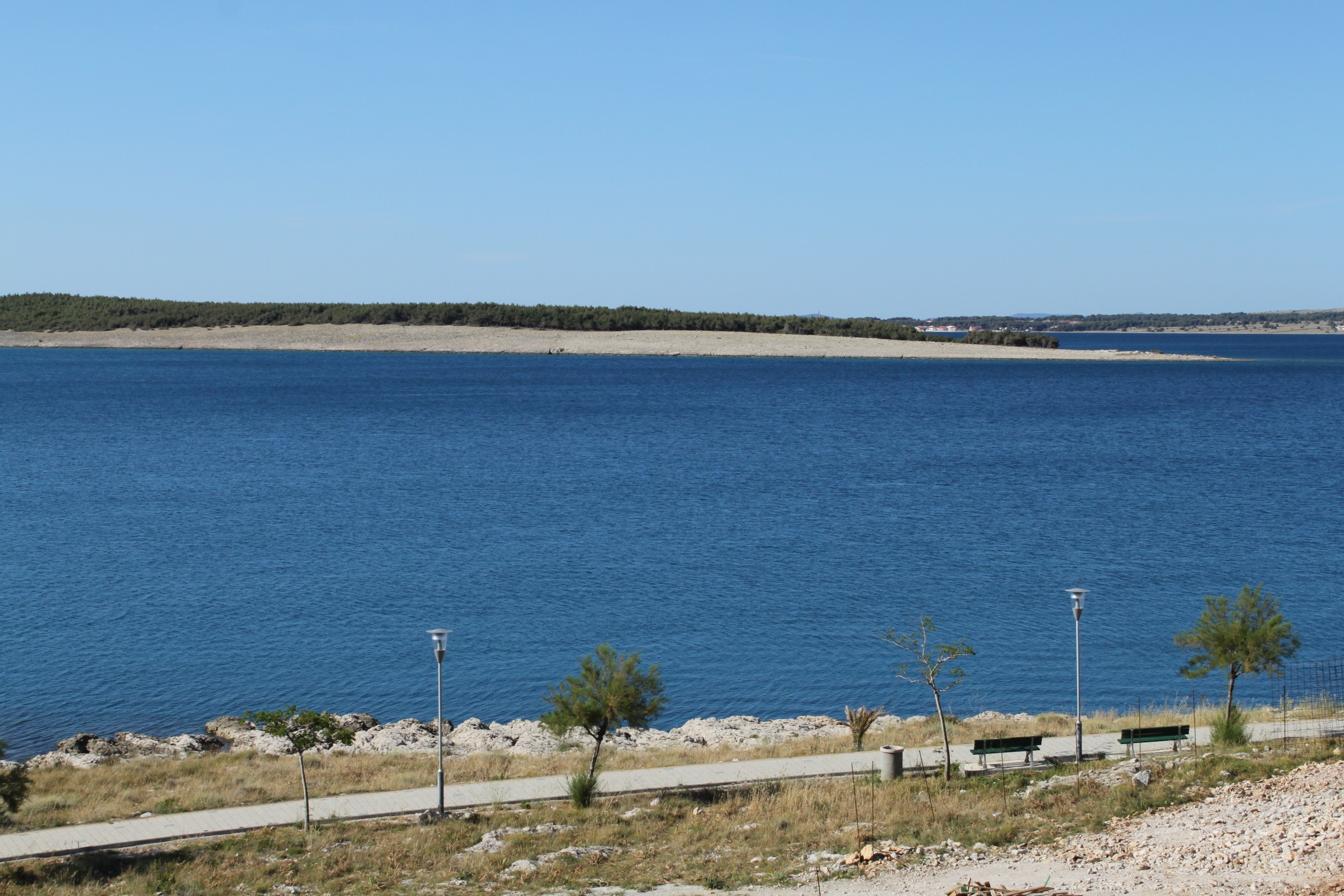 Two bedroom apartment with terrace and sea view Povljana, Pag  A-g