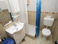 Ванная комната Povljana, Ванная комната в размещении типа studio-apartment, Домашние животные допускаются и WiFi.