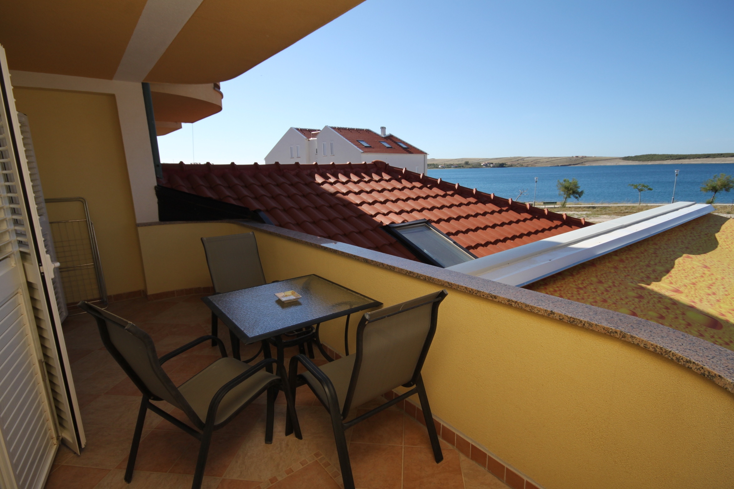 Studio flat with terrace and sea view Povljana, Pag (AS-3316-a)