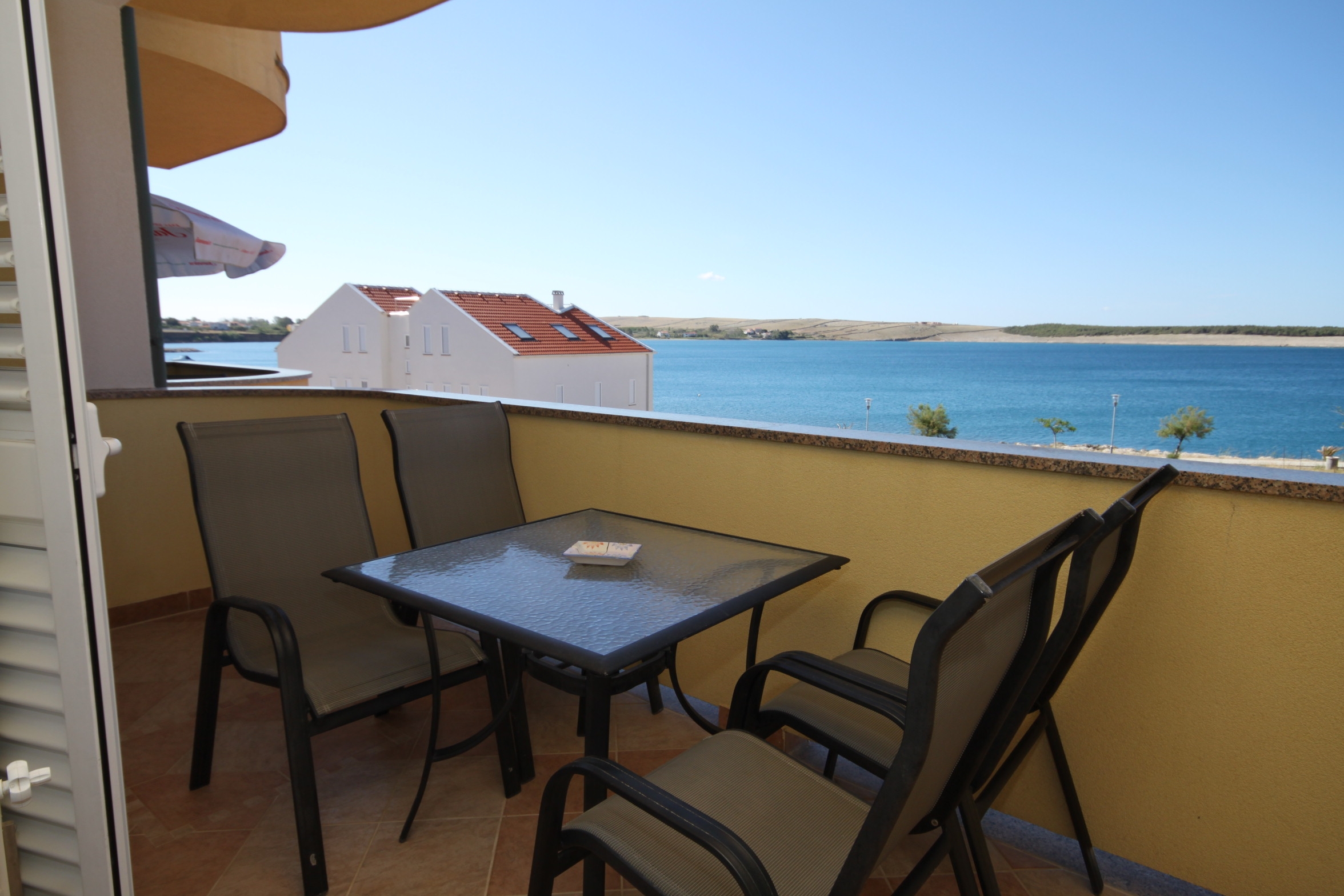 Studio flat with terrace and sea view Povljana, Pag (AS-3316-c)