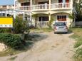 Parking lot Pag, Pag, Parking lot 3317 - Rooms near sea with pebble beach.